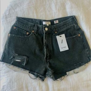 RE/DONE High Rise Short in Faded Black Size 26 Distressed Denim